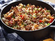 Рецепта Сочно накъсано пилешко месо с ориз и зеленчуци в уред за бавно готвене
